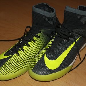 cr7 indoor